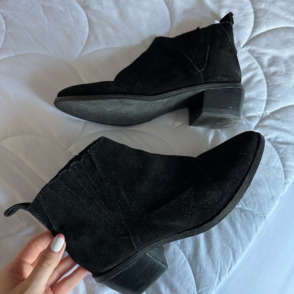 Splendid Suede Ankle Boot